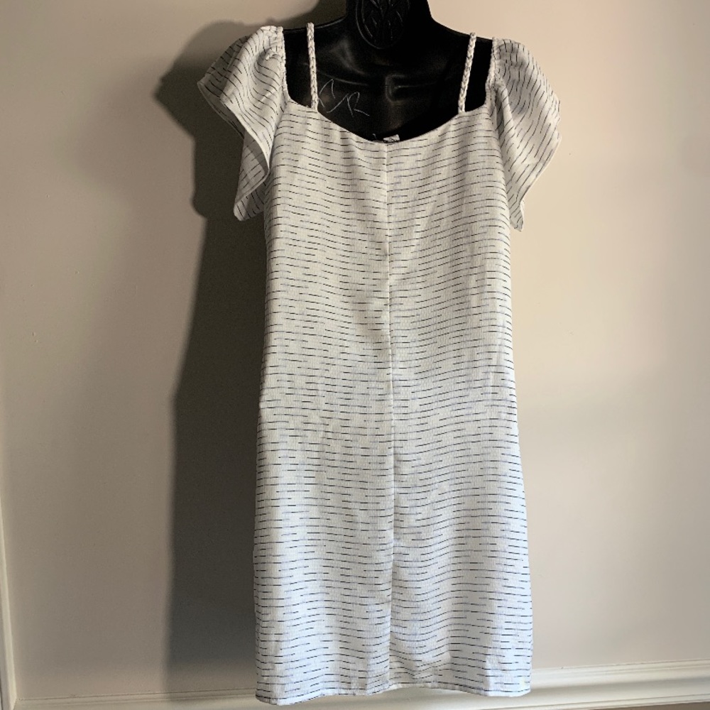 Dress - Picture 3 of 4